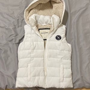 Abercrombie Kids White Hooded Puffer Vest
